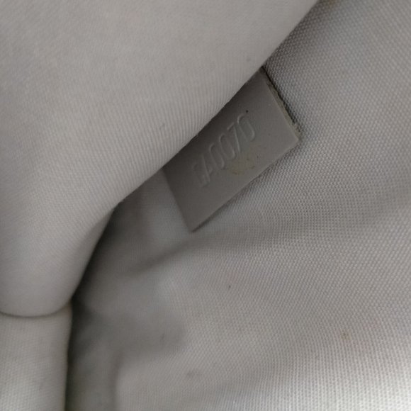 Louis Vuitton PEPPER EPI ROCHELLE BELT BAG - Picture 14 of 17